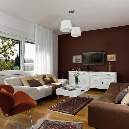 Luxury Beach With Free Parking Apartament