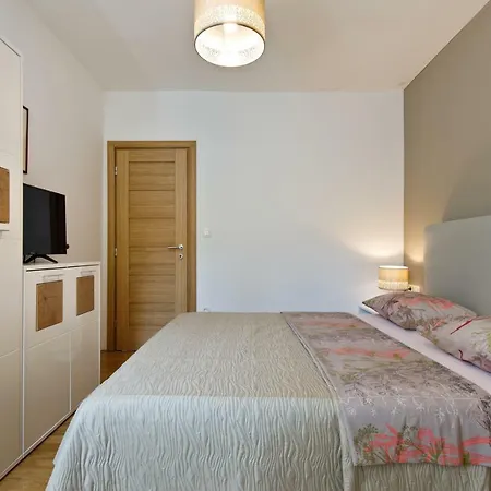 Luxury Beach With Free Parking Apartament *