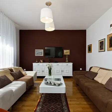 Luxury Beach With Free Parking Apartament