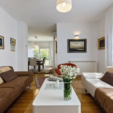 Luxury Beach With Free Parking Appartement Split